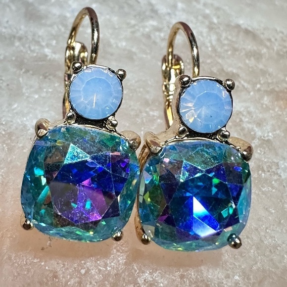 Bella Jack blue Crystal lever Back Gold Tone EUC 0674 P - Picture 5 of 10